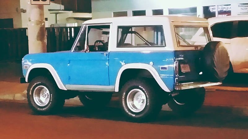 800px Ford Bronco 27336477501